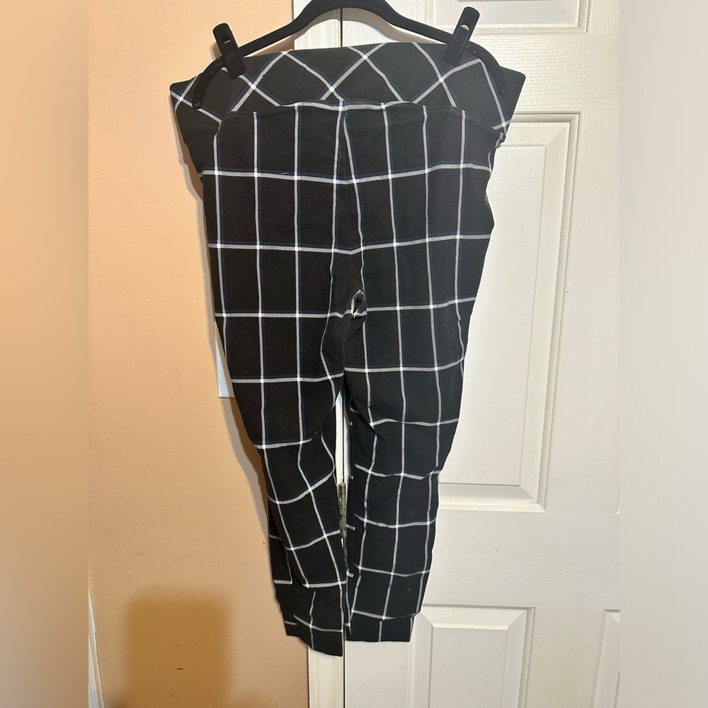 Torrid Pixie Strechy Pants - image 2